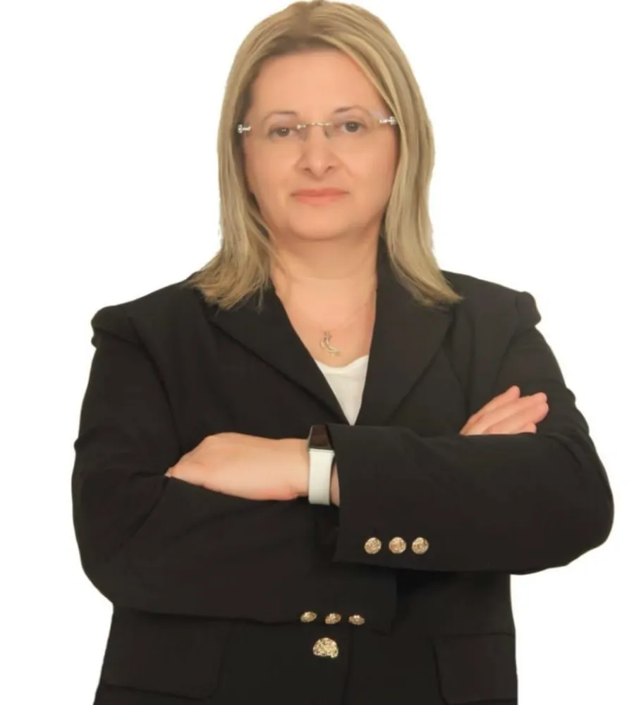 Otuz iki Yıllık Tecrübesiyle Aday