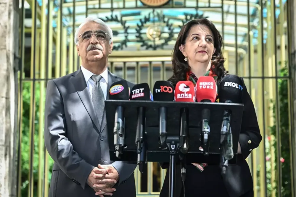 DEM Partili Pervin Buldan: Şehit olan askerlere Allah