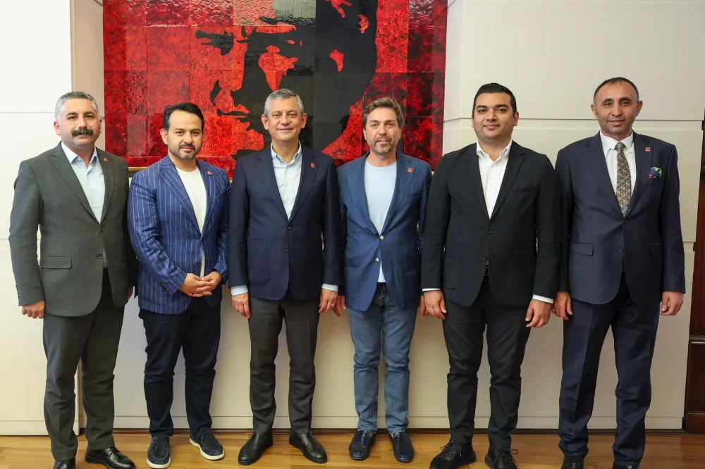 CHP İLÇE BAŞKANLARININ HALK PARTİ GENEL BAŞKANI SAYIN ÖZGÜR ÖZELİ ZİYARETİ