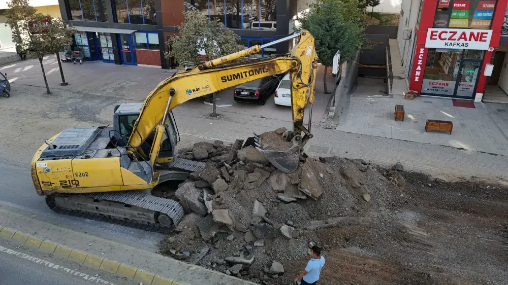 Gebze Belediyesi’nden Ulaşımda Konfor Hamlesi Yeni Bağdat Caddesi’nde Asfalt Serimi Başladı