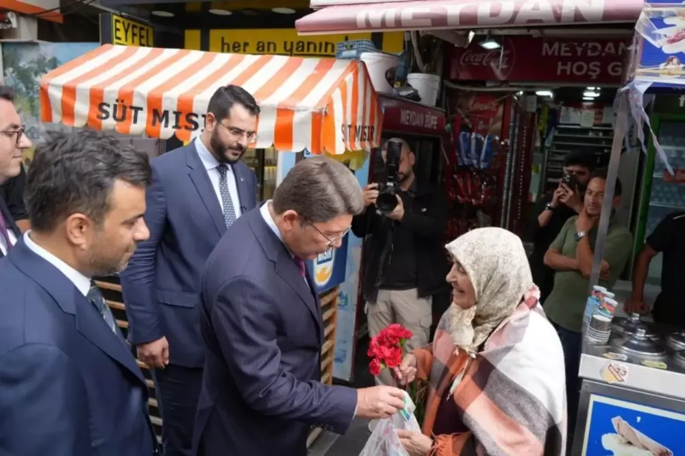 AK Parti Türkiye Yüzyılı Buluşmaları ile İstanbul’u 39 ilçede dolaştı