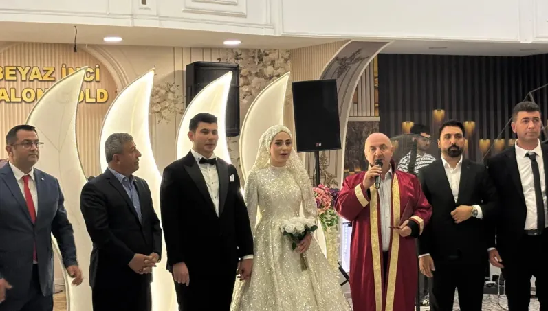 MURAT SEFERTAŞ VE BURCU ÖZDEMİR GÖRKEMLİ BİR TÖRENLE EVLENDİ