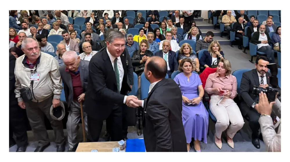 CHP KÖRFEZ İLÇE KONGRESİ’NDE ŞOK GÖRÜNTÜLER: HÜRRİYET’TEN VEKİLLERE SAYGISIZ TAVIR!